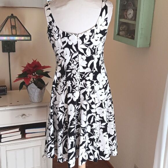 R & M Richards Black and White Dress - Picture 5 of 12